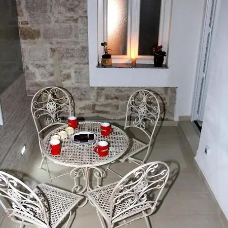 Bruna With Balcony Apartman *